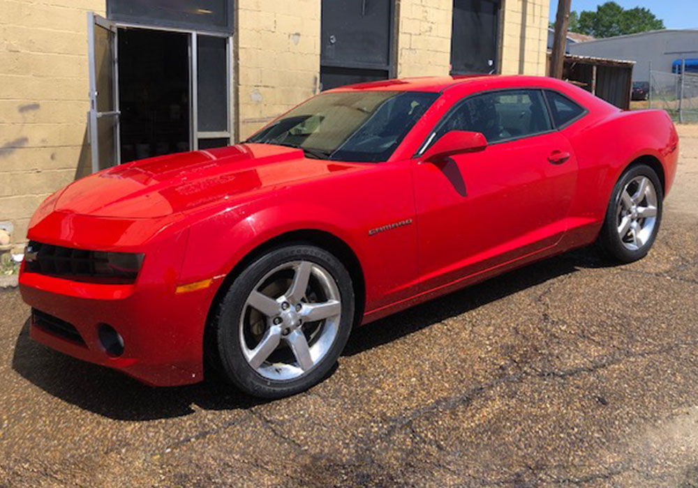 2nd Image of a 2011 CHEVROLET CAMARO 1LT