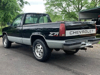 Image 3 of 13 of a 1990 CHEVROLET K1500