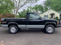 Image 6 of 13 of a 1990 CHEVROLET K1500