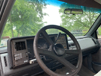 Image 10 of 13 of a 1990 CHEVROLET K1500