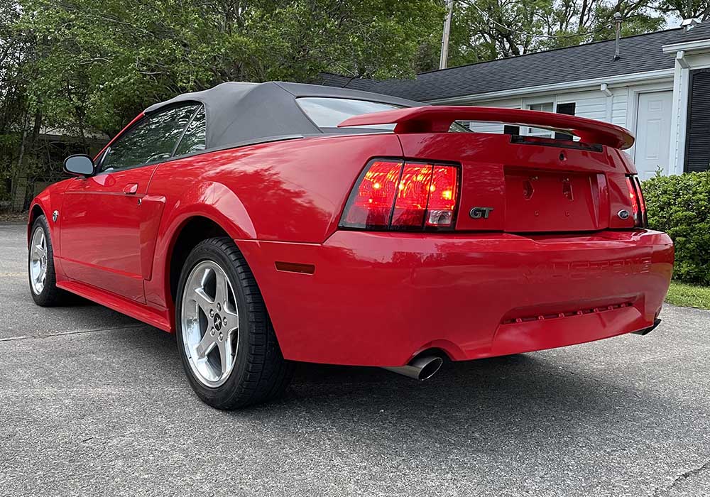 4th Image of a 2004 FORD MUSTANG GT DELUXE