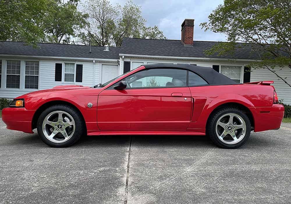 7th Image of a 2004 FORD MUSTANG GT DELUXE