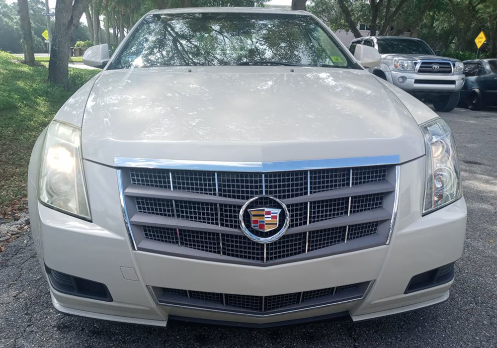 4th Image of a 2011 CADILLAC CTS LUXURY
