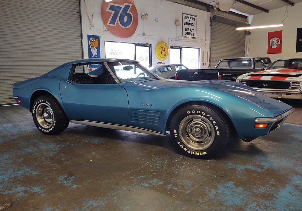 2nd Image of a 1970 CHEVROLET CORVETTE