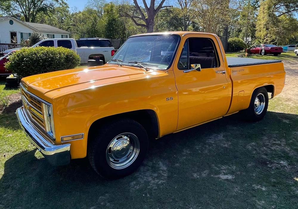 2nd Image of a 1986 CHEVROLET C10