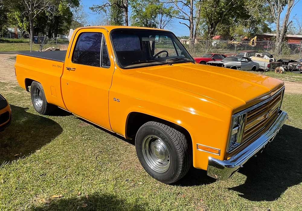 3rd Image of a 1986 CHEVROLET C10
