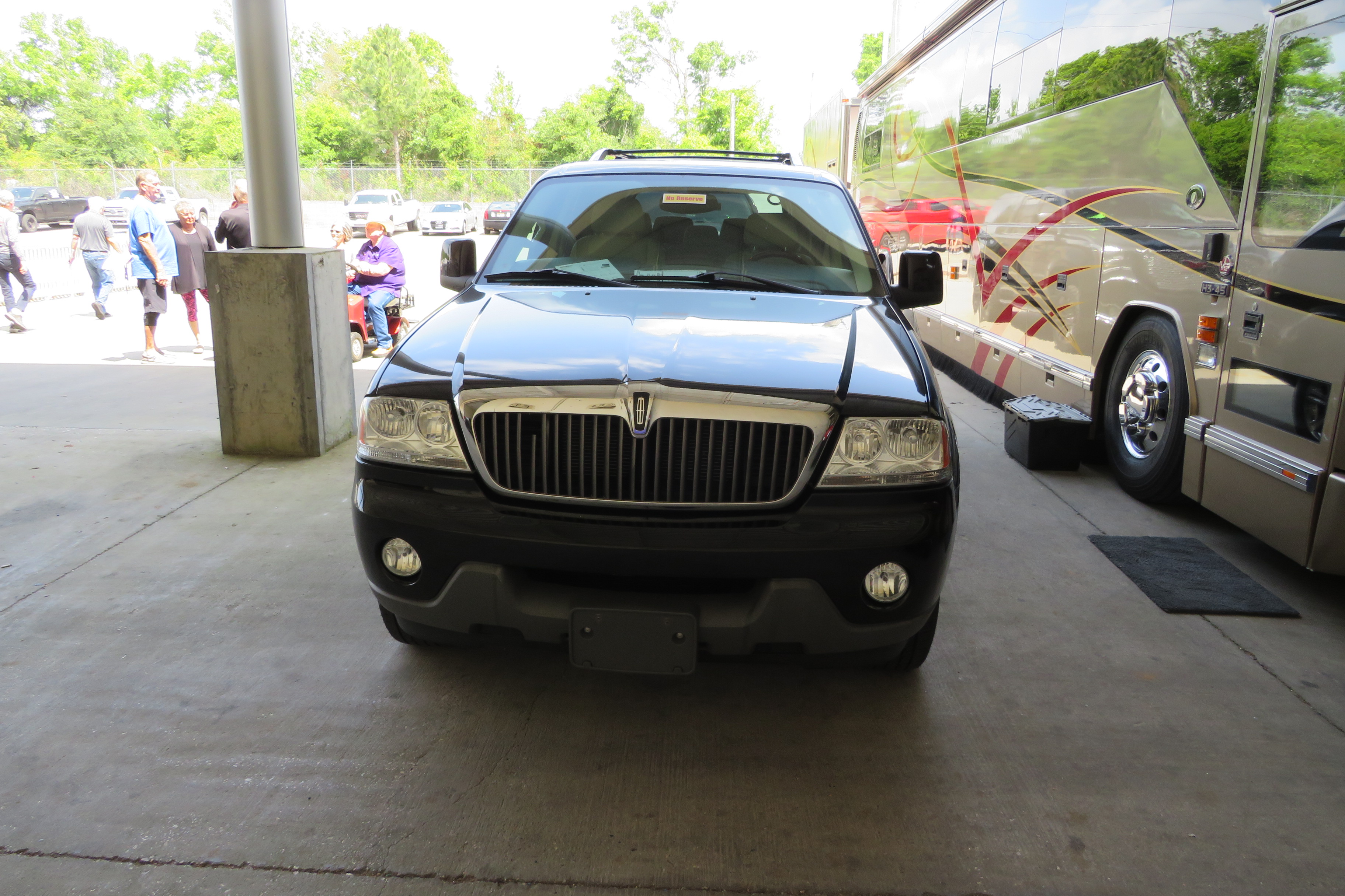 4th Image of a 2004 LINCOLN AVIATOR
