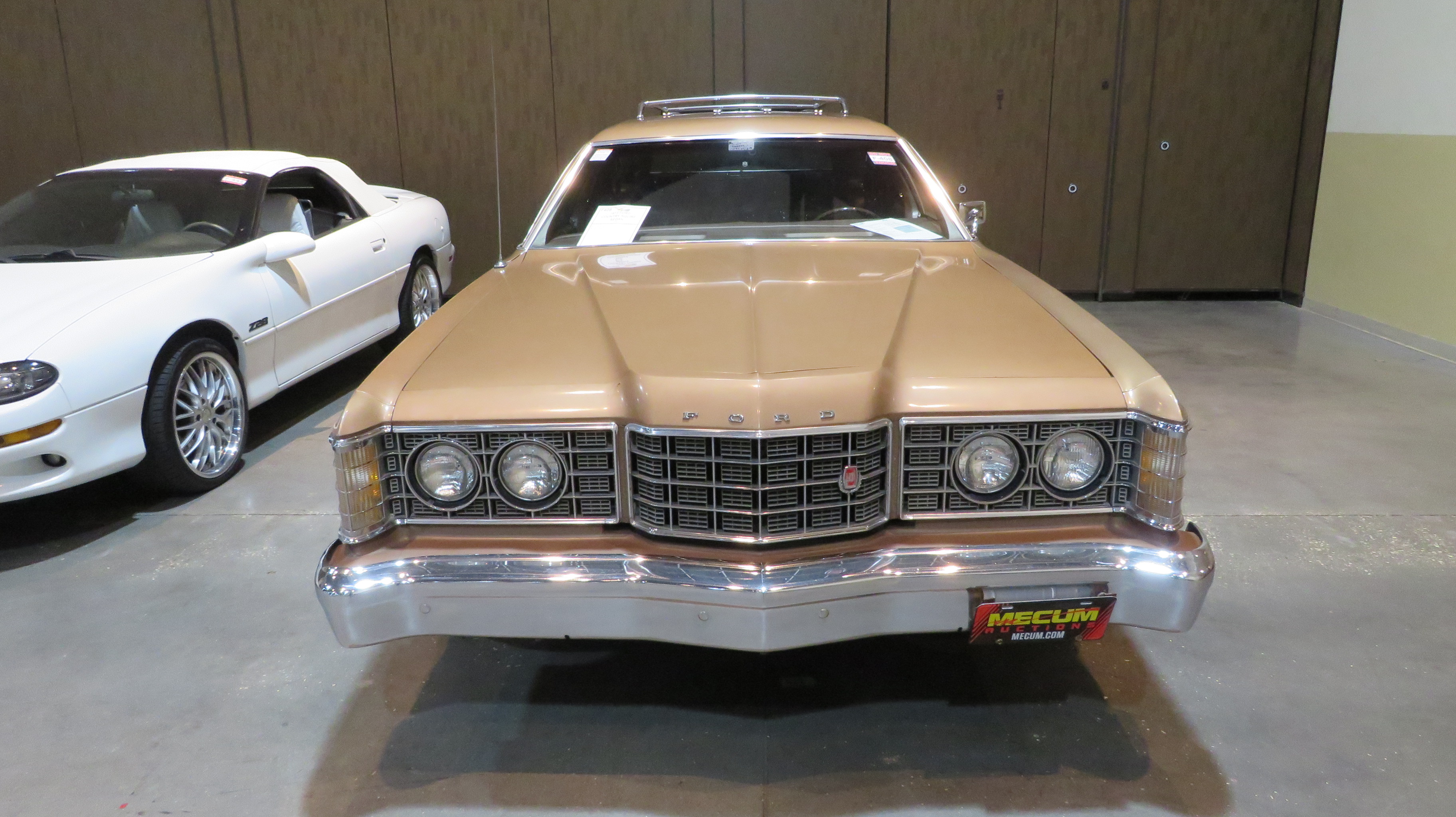 1st Image of a 1973 FORD COUNTRY SQUIRE