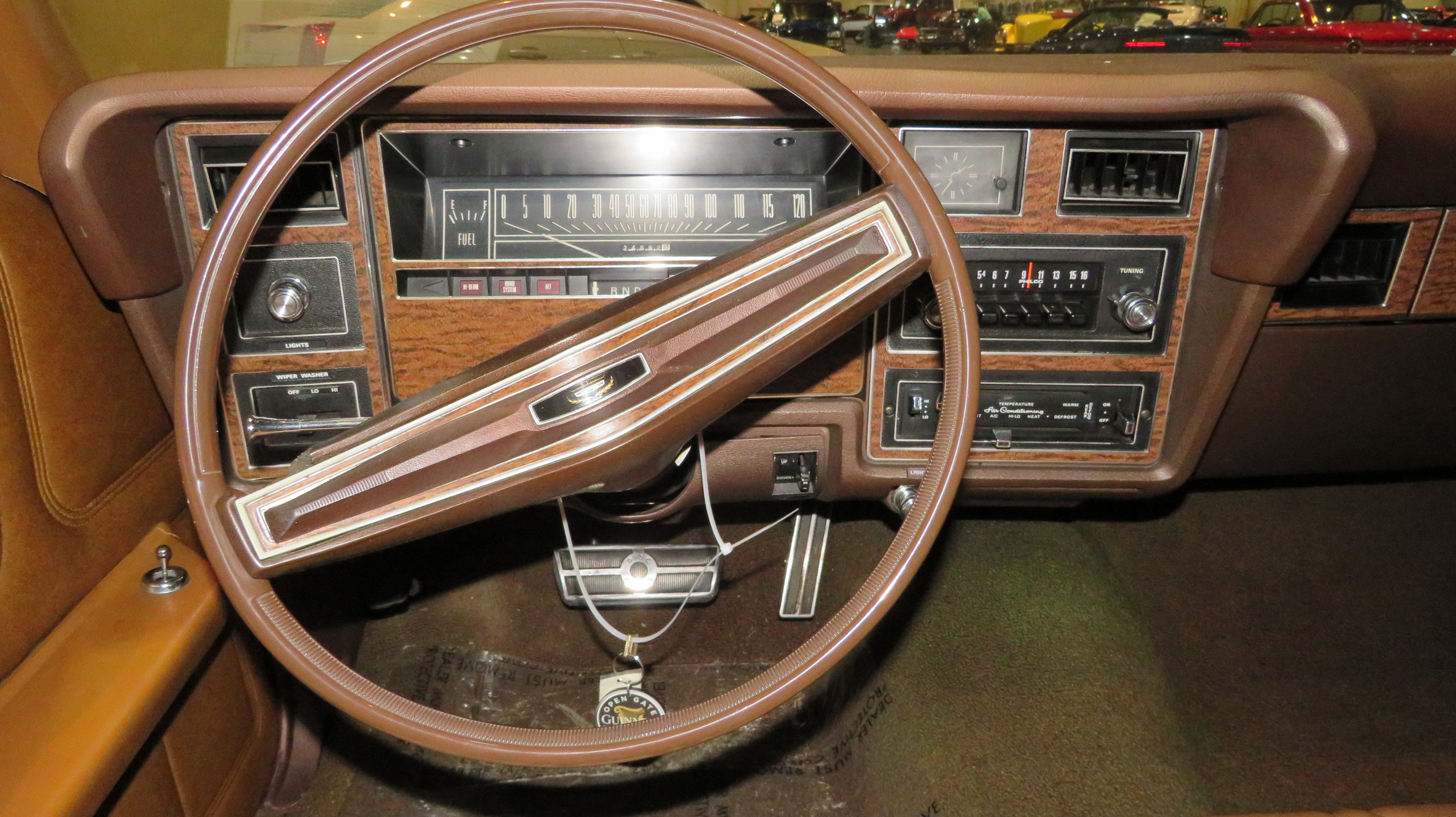 4th Image of a 1973 FORD COUNTRY SQUIRE