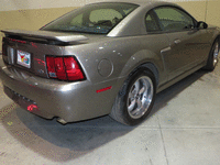 Image 8 of 11 of a 2002 FORD MUSTANG