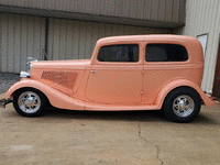 Image 3 of 19 of a 1934 FORD SEDAN