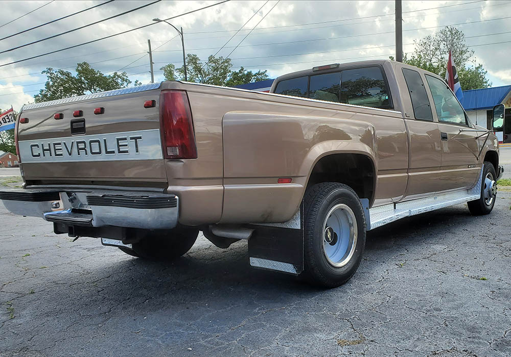 3rd Image of a 1995 CHEVROLET C3500