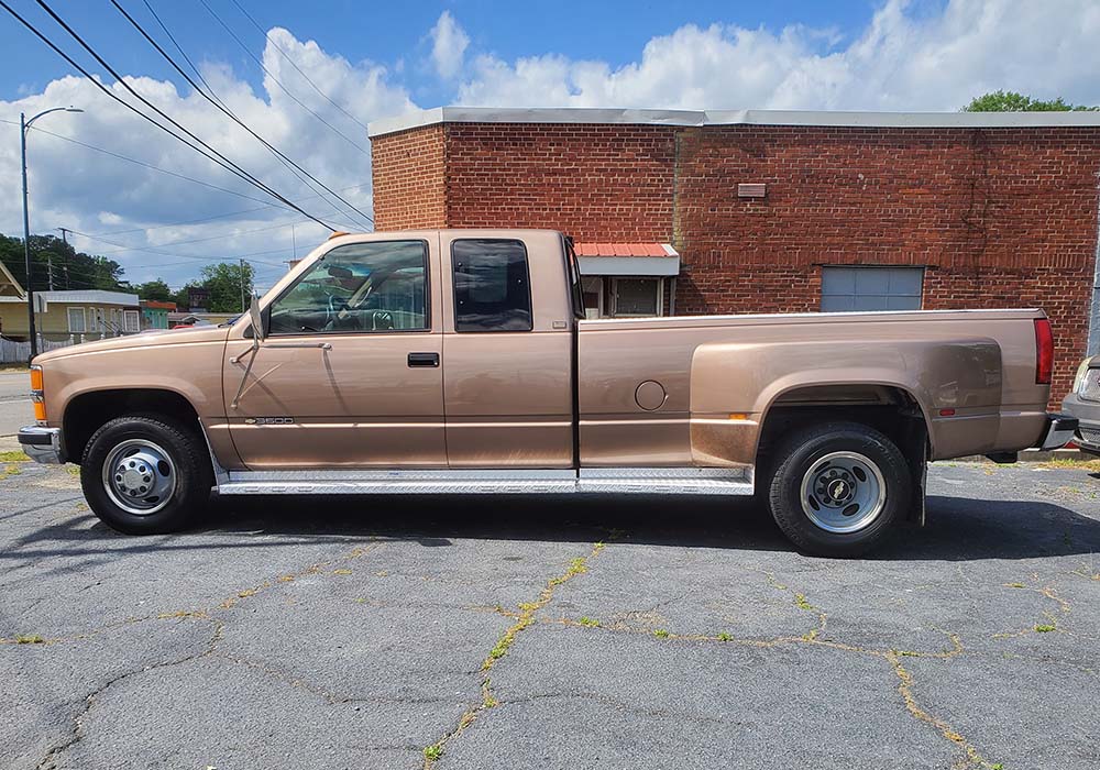 4th Image of a 1995 CHEVROLET C3500