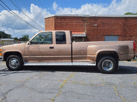 Image 4 of 18 of a 1995 CHEVROLET C3500