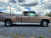 Image 5 of 18 of a 1995 CHEVROLET C3500