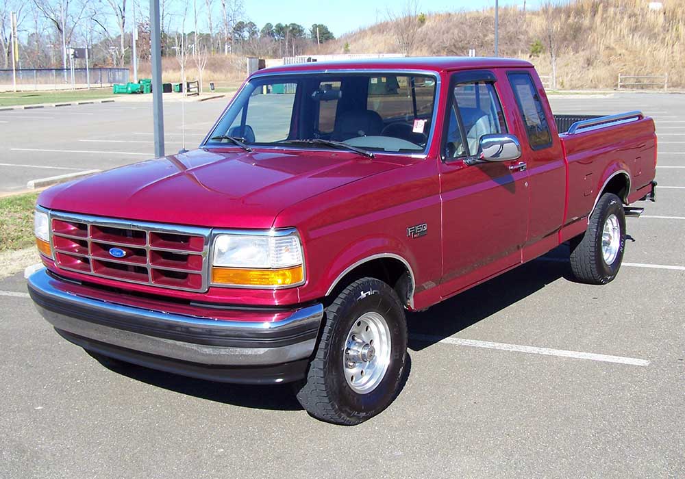 2nd Image of a 1995 FORD F150 XLT