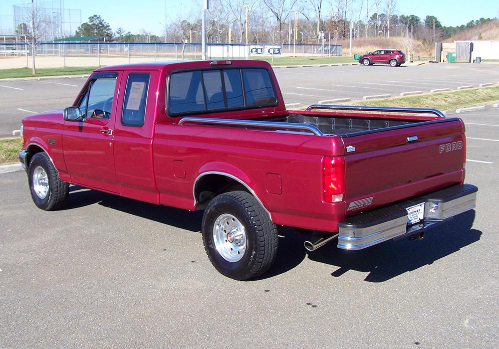 3rd Image of a 1995 FORD F150 XLT
