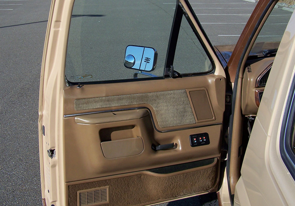 12th Image of a 1989 FORD BRONCO XLT