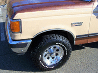 Image 32 of 43 of a 1989 FORD BRONCO XLT