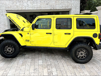 Image 12 of 19 of a 2022 JEEP RUBICON