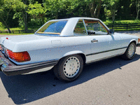 Image 3 of 14 of a 1988 MERCEDES-BENZ 560 SL