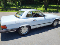 Image 5 of 14 of a 1988 MERCEDES-BENZ 560 SL