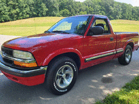 Image 4 of 17 of a 2003 CHEVROLET S10