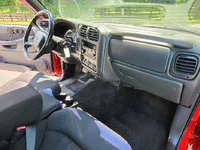 Image 14 of 17 of a 2003 CHEVROLET S10