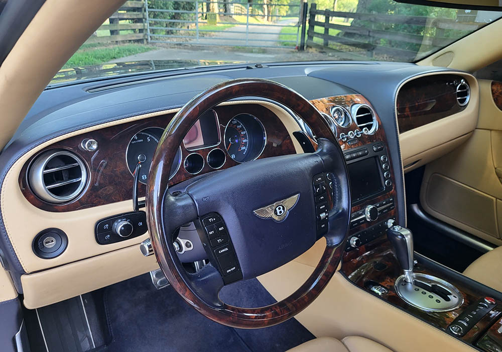 8th Image of a 2006 BENTLEY CONTINENTAL FLYING SPUR