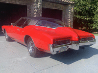 Image 3 of 38 of a 1971 BUICK RIVIERA