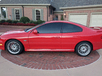 Image 4 of 32 of a 2005 PONTIAC GTO