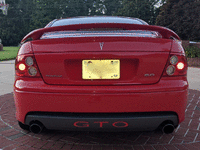 Image 16 of 32 of a 2005 PONTIAC GTO