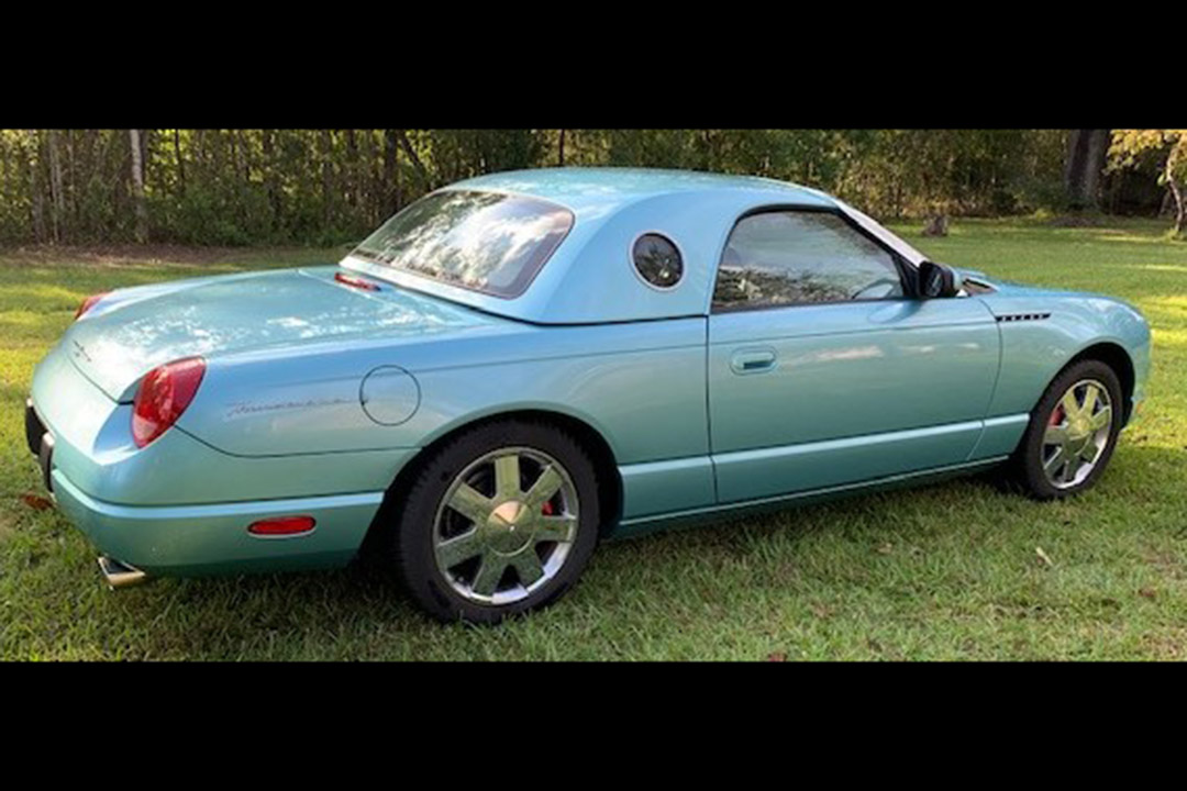 4th Image of a 2002 FORD THUNDERBIRD