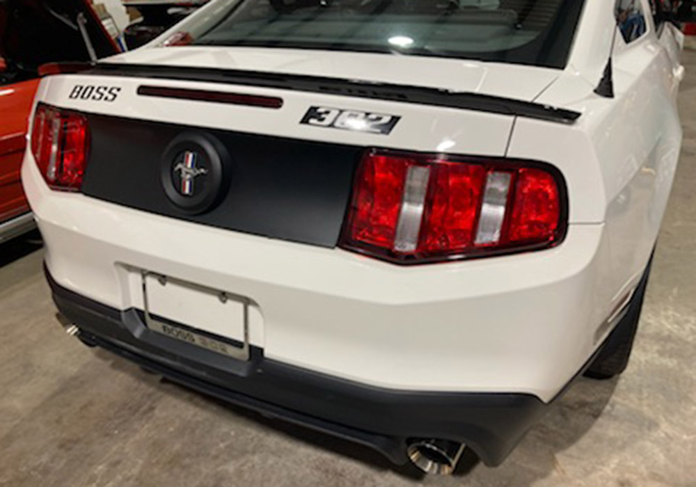 3rd Image of a 2012 FORD MUSTANG BOSS 302
