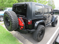 Image 13 of 16 of a 2010 JEEP WRANGLER UNLIMITED