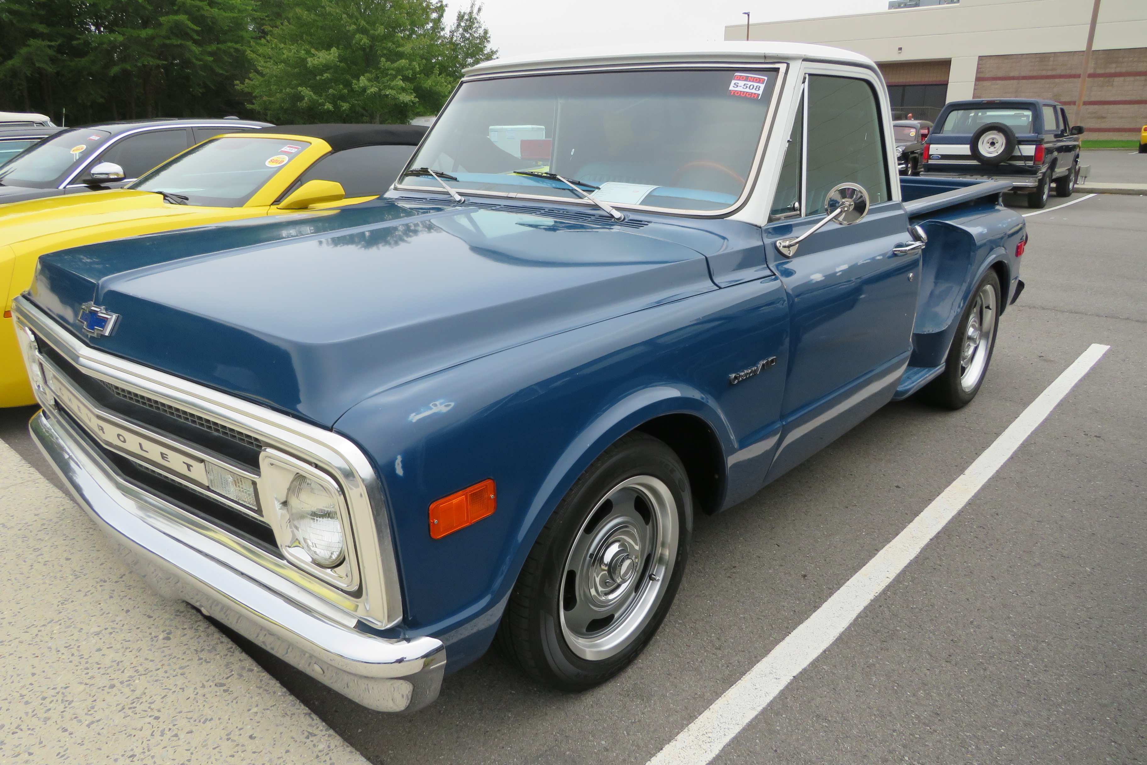2nd Image of a 1969 CHEVROLET C1500