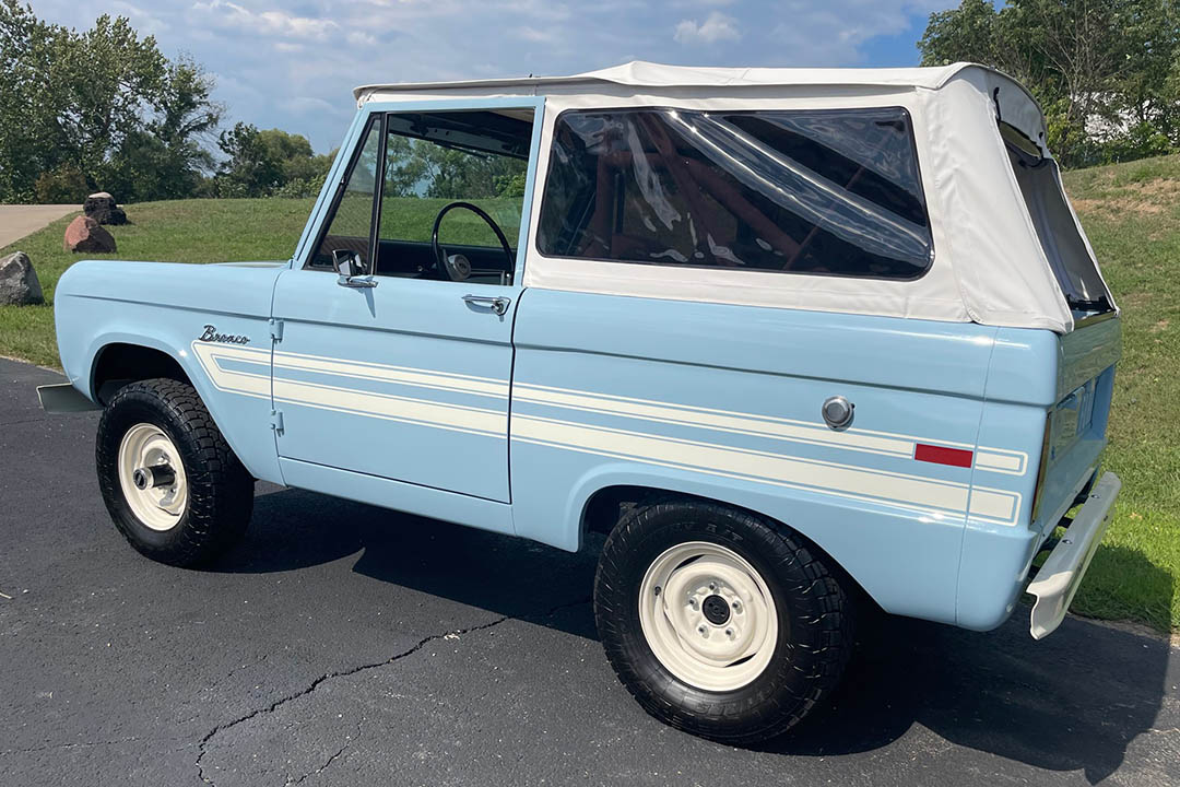 4th Image of a 1967 FORD BRONCO