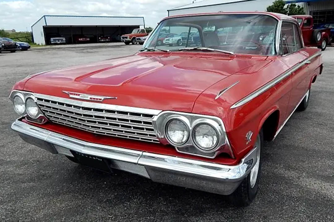 3rd Image of a 1962 CHEVROLET IMPALA SS