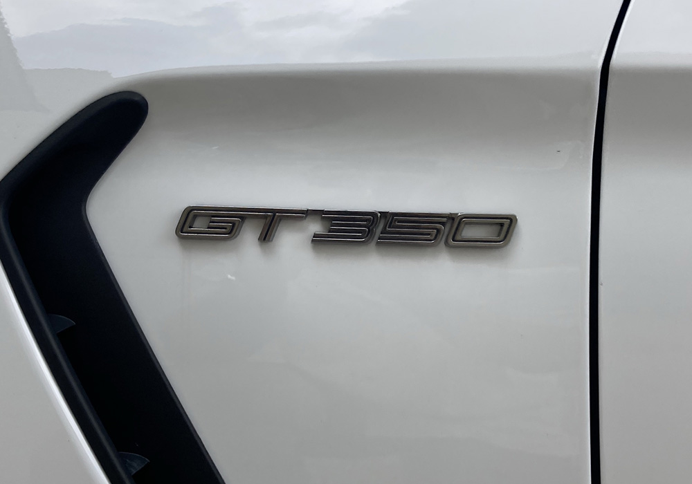 5th Image of a 2016 FORD MUSTANG SHELBY GT350