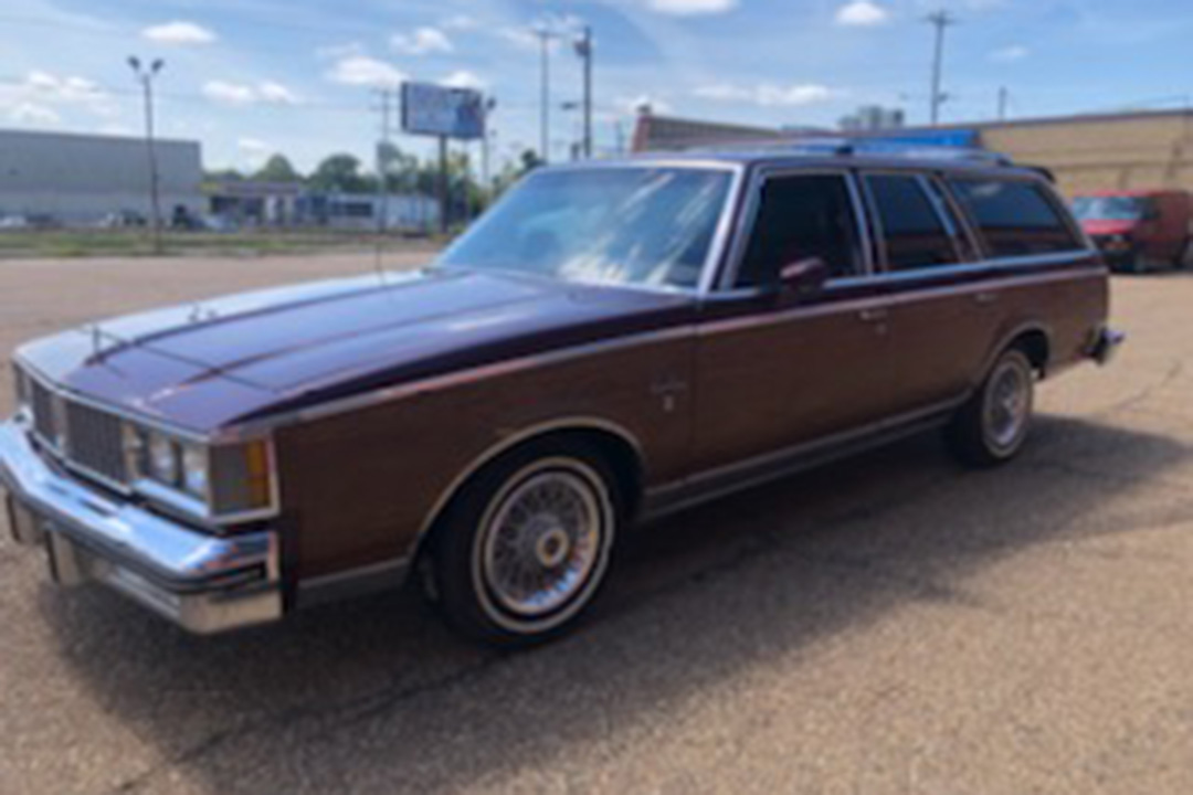 2nd Image of a 1981 OLDSMOBILE CUTLASS