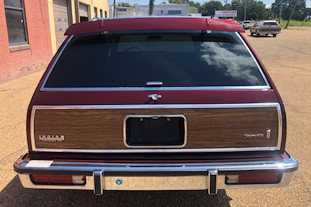 6th Image of a 1981 OLDSMOBILE CUTLASS