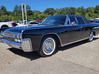 Image 2 of 41 of a 1962 LINCOLN CONTINENTAL