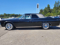 Image 7 of 41 of a 1962 LINCOLN CONTINENTAL