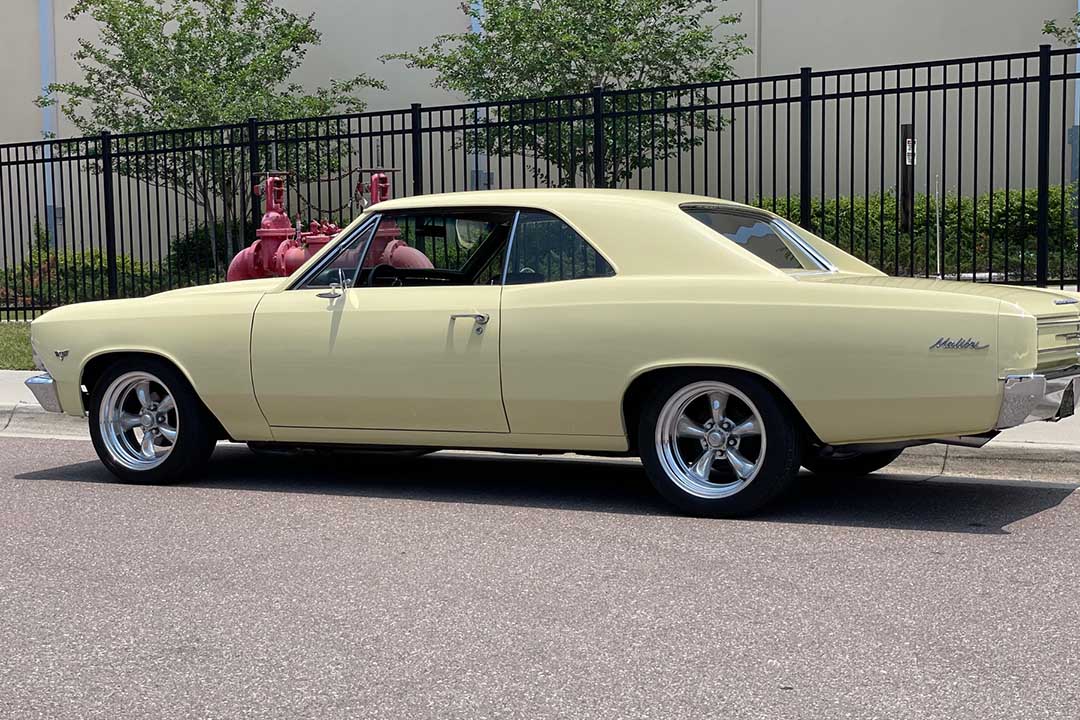 3rd Image of a 1966 CHEVROLET CHEVELLE