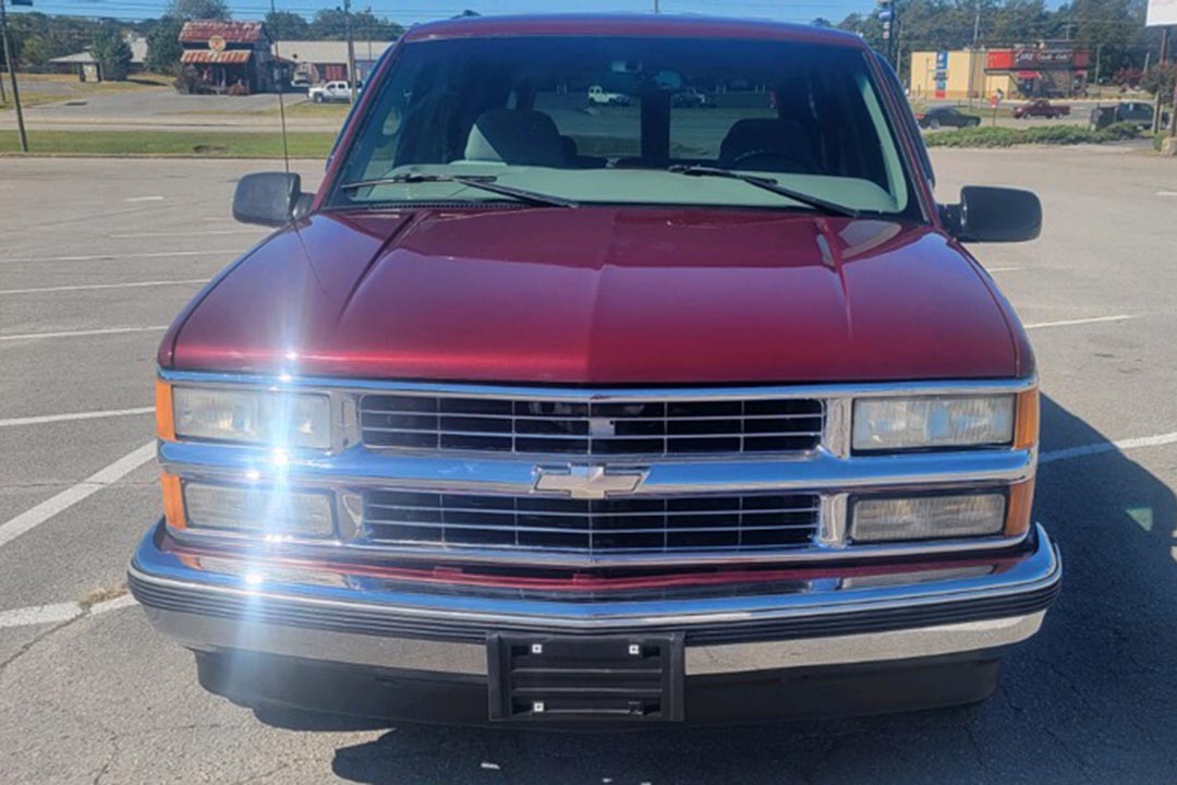 3rd Image of a 1998 CHEVROLET TAHOE