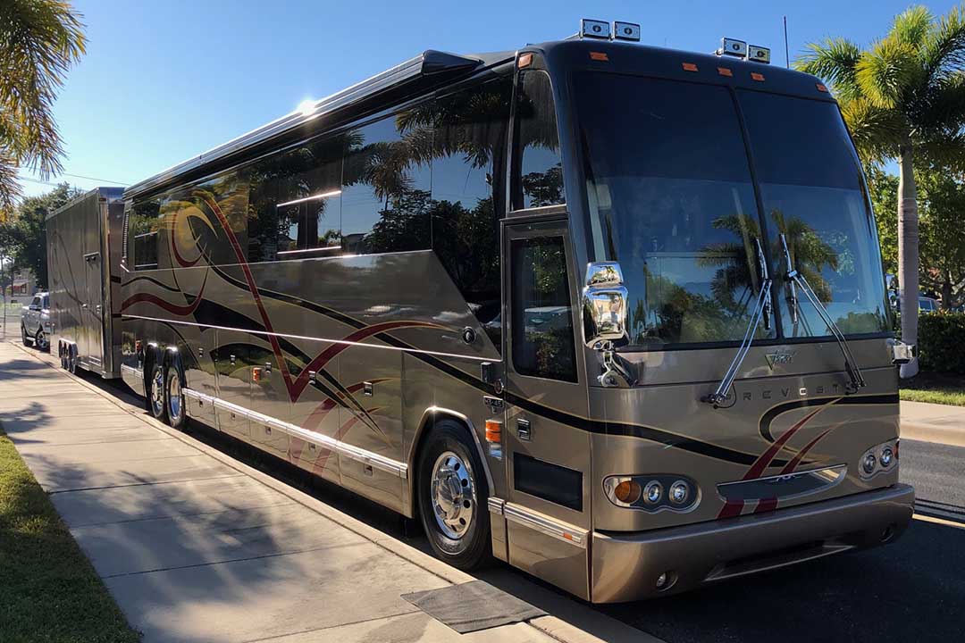 1st Image of a 2003 PREVOST FEATHERLITE H3-45