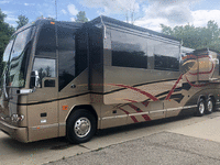Image 9 of 17 of a 2003 PREVOST FEATHERLITE H3-45