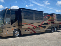 Image 10 of 17 of a 2003 PREVOST FEATHERLITE H3-45