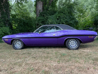 Image 20 of 30 of a 1970 DODGE CHALLENGER