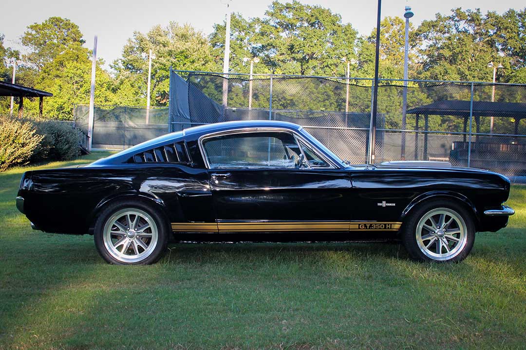3rd Image of a 1966 FORD MUSTANG SHELBY
